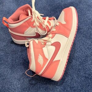 Jordan 1 Mid Kids 2Y Pink and White High-Top Sneakers